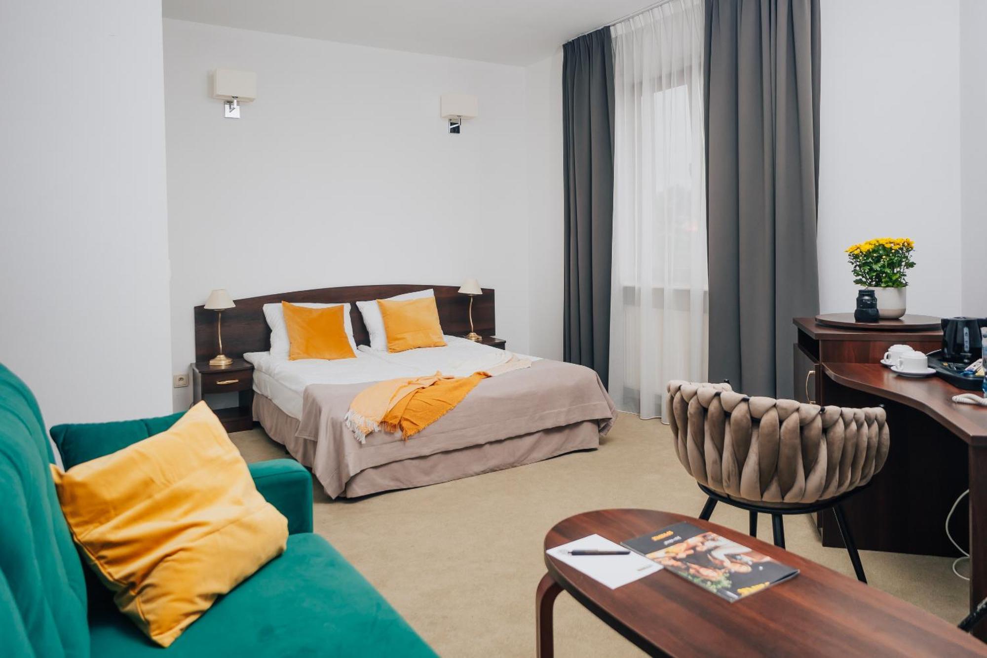 Sphinx Hotell 3*